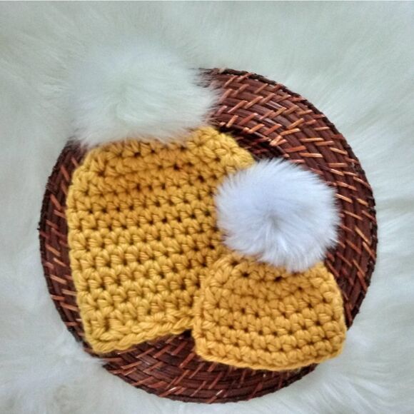Mommy & Me Chunky Knit Crochet Hat Set - Picture 4 of 7